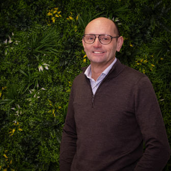 Jan Bos sales specialist schermdoek oplossingen bij Doek en Draad voor tuinbouw en kasprojecten